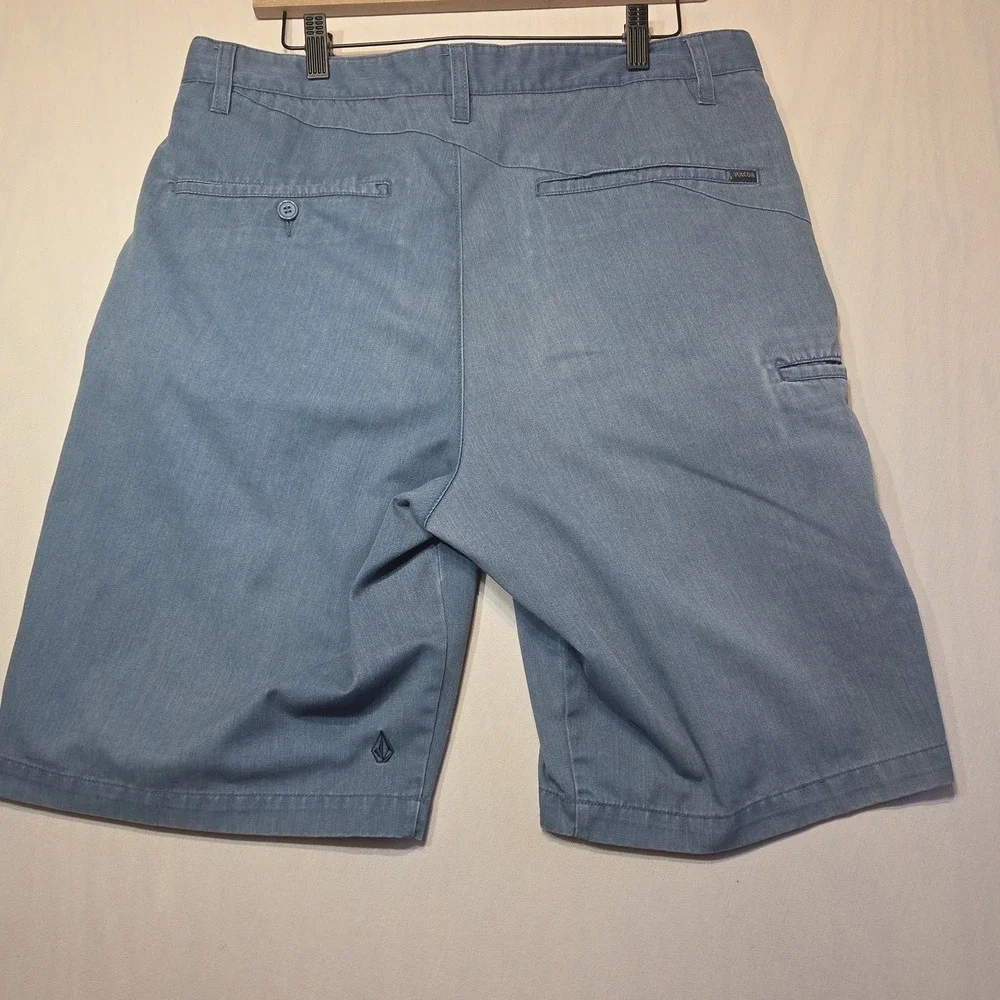 Volcom Men's Hybrid Walk Shorts Light Blue Chambray Flat Front Size 34
